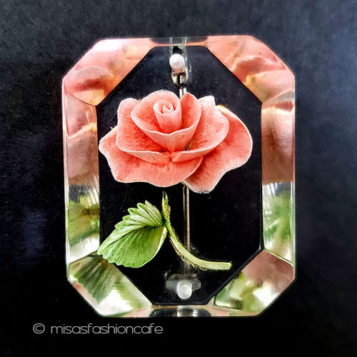 ヴィンテージアクセサリー 一輪のローズ　花ブローチ