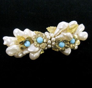 Louis Rousselet　フランス製 バロックパールお花ブローチ