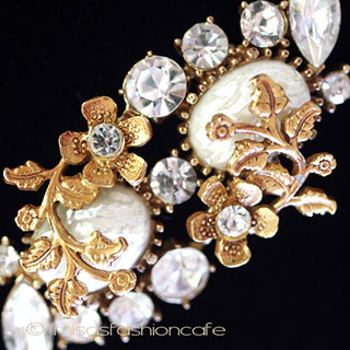 ヴィンテージアクセサリー バロックパール花ブローチ