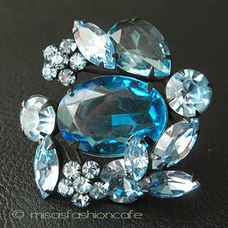 Regencyリージェンシー クリスタル花ブローチ