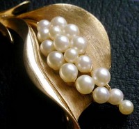 クラウントリファリ Trifari水芭蕉ブローチ