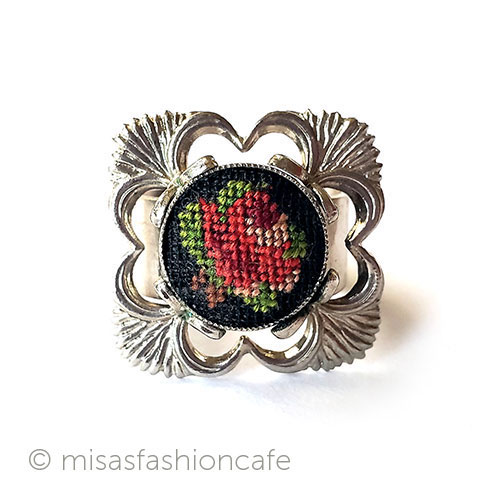 アンティークリング指輪 プチポアン刺繍ローズ花