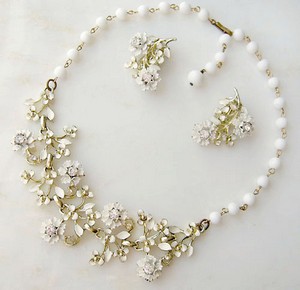お花ネックレス＆イヤリングセット