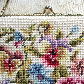 ヴィンテージ刺繍バッグ（大） スミレのお花　プチポアン
