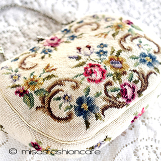 ビンテージバッグ　刺繍 プチポアン　花ブーケ