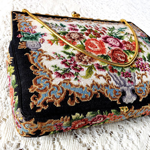 アンティークバッグ 総刺繍お花プチポアン