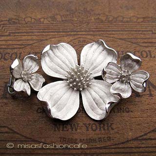 Trifari　トリファリ ハナミズキの花セット
